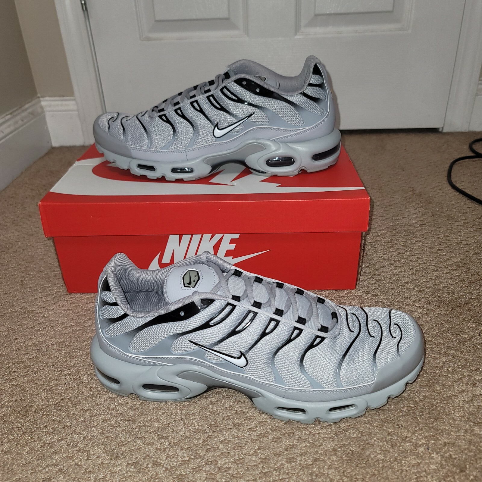 nike air max plus wolf