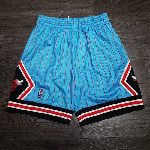 Mitchell&Ness CHICAGO BULLS メッシュパンツ ミッチェル＆ネス ショートパンツ メンズ NBA SWINGMAN ROAD