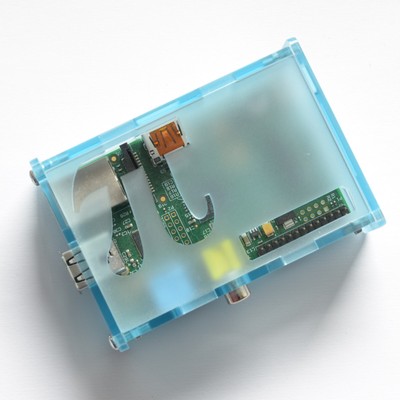 COMPLETE ORIGINAL Raspberry Pi Model 1 B w/ Enclosure Power Cord + 16GBSD Card