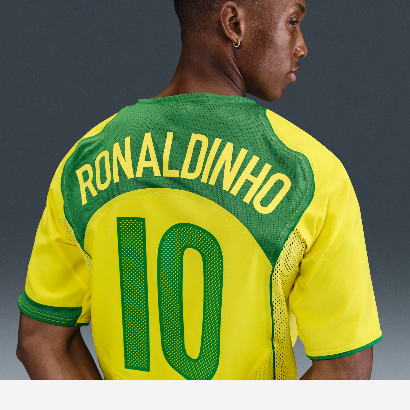 Nike 2004 Brazil Ronaldinho Jersey Reissue T90 IF2941-731