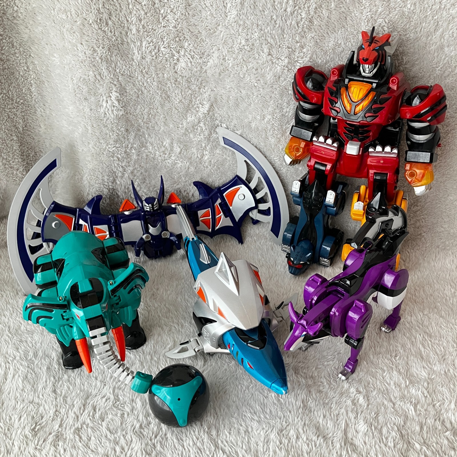 BANDAI パワーレンジャー　MEGAZORD プレイセット　本体約40cm BANDAI DX Megazord Power Rangers Jungle Fury Sentai