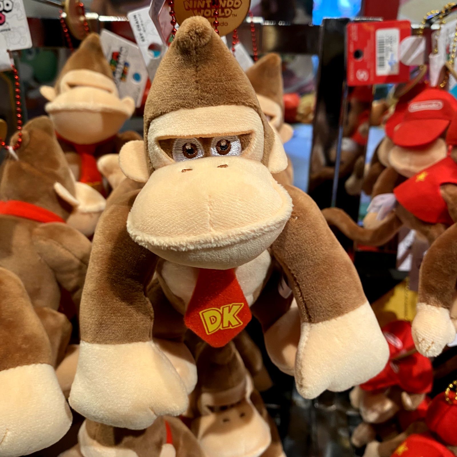 Super Nintendo World Donkey Kong Figure Keychain UNIVERSAL