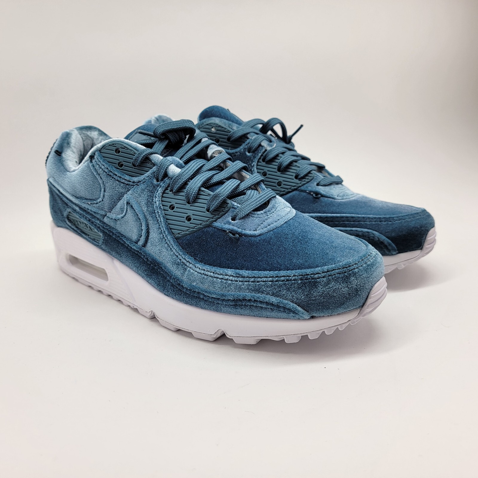 nike airmax 90 charm