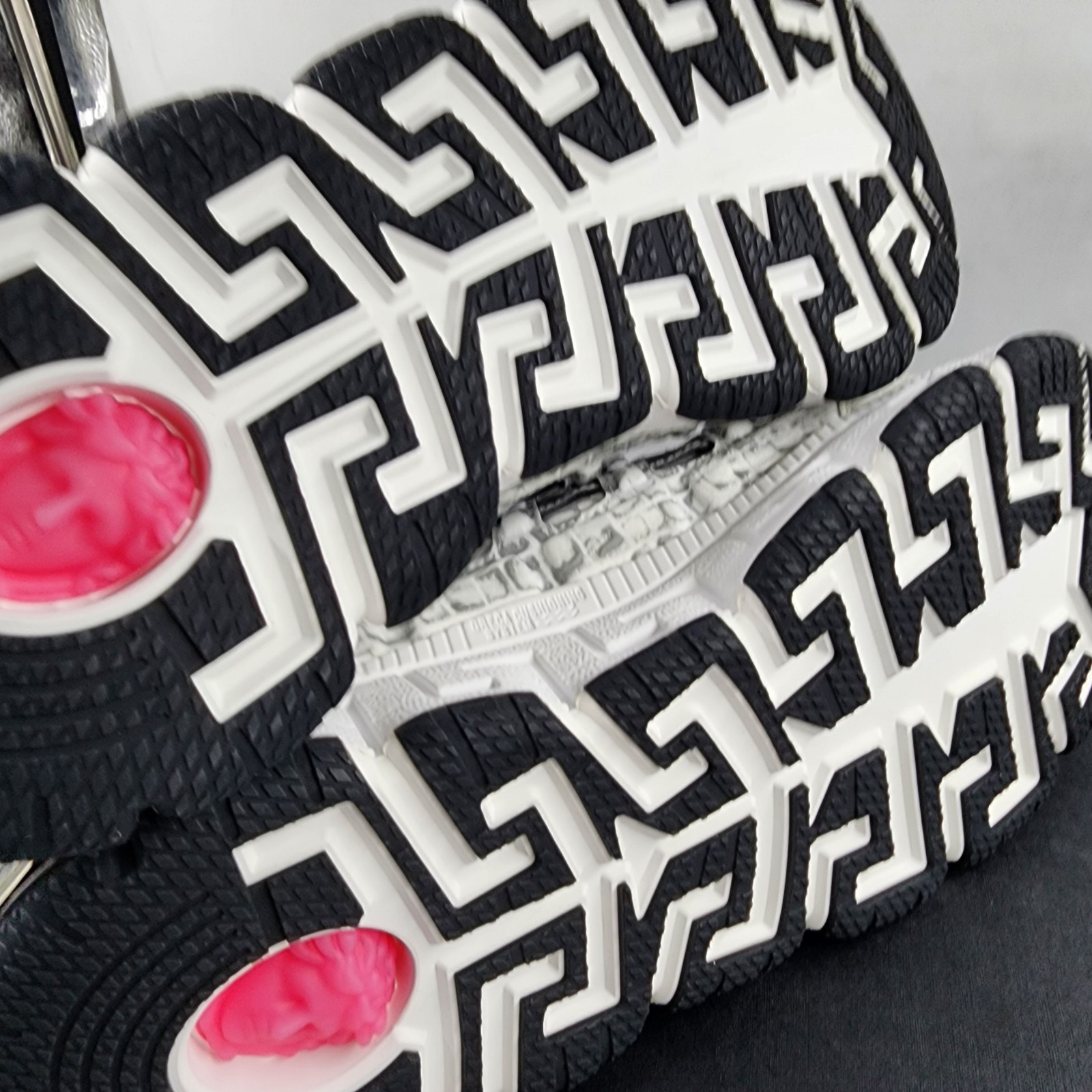 Versace Trigeca Low Top Sneakers Men's 46/13US White/Gray Mix Print Lace Up - Picture 8 of 19