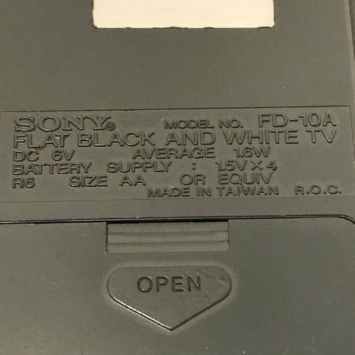 Vintage SONY WATCHMAN Television Portable TV FD10-A Powers Up!!!