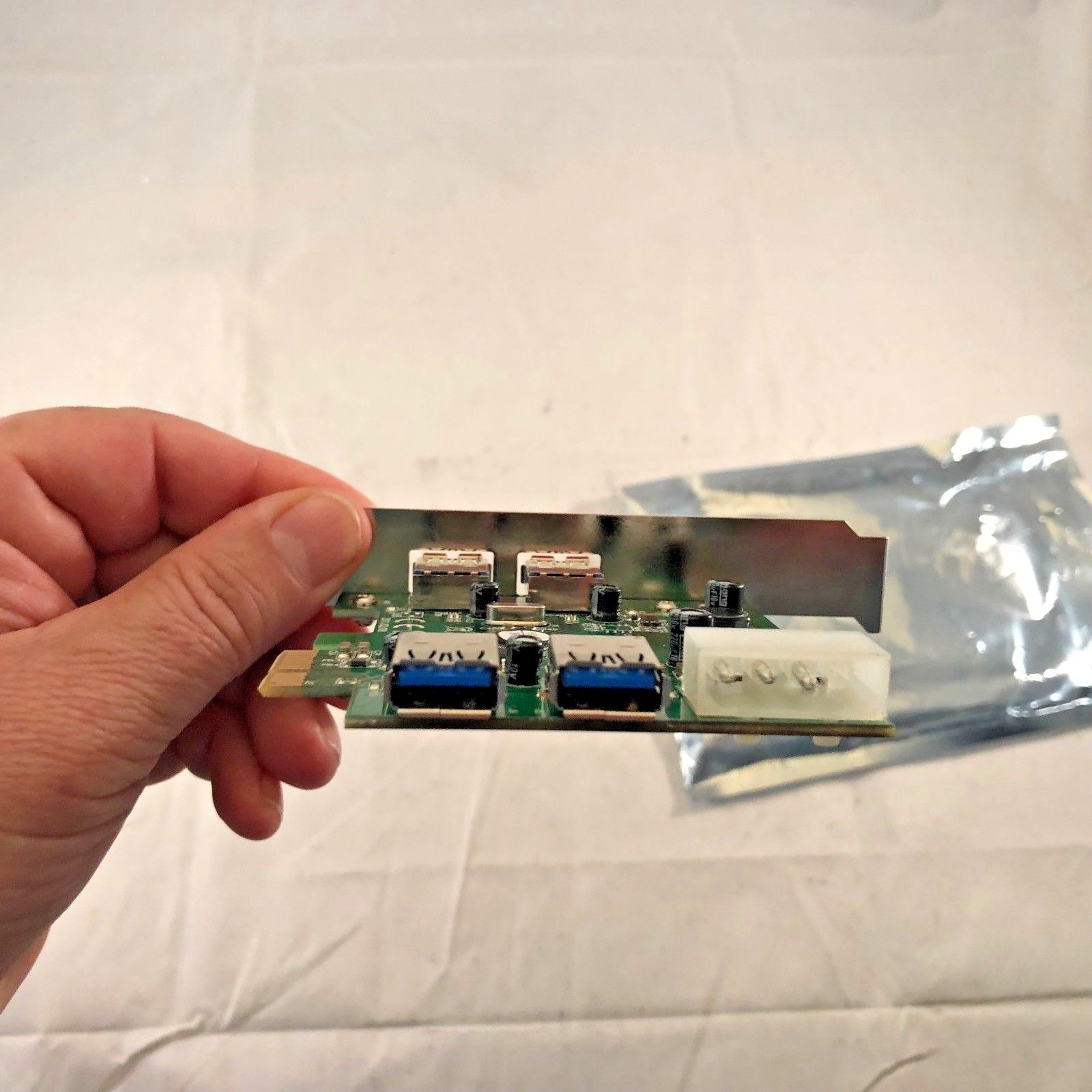 Super-Speed 4 Port USB 3.0  PCIe Express Expansion Card 2 front 2 rear inside