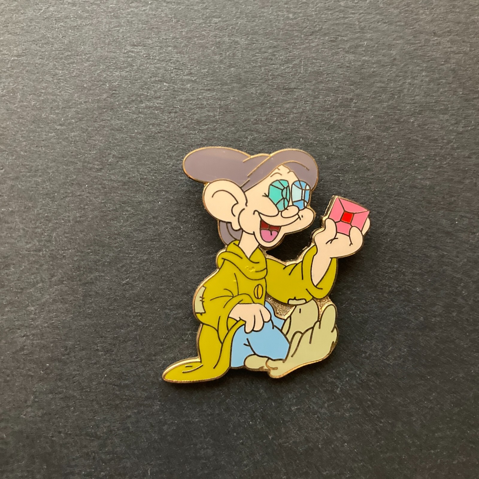 Disney - yopi♡ Disney Trading Pin - Dopey - Cute Stylized Characters - Snow