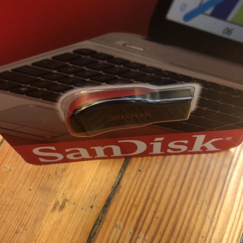 NEW SanDisk CZ50 16GB USB Flash Drive Cruzer Blade SDCZ50-016G-AW46S Thumb Drive