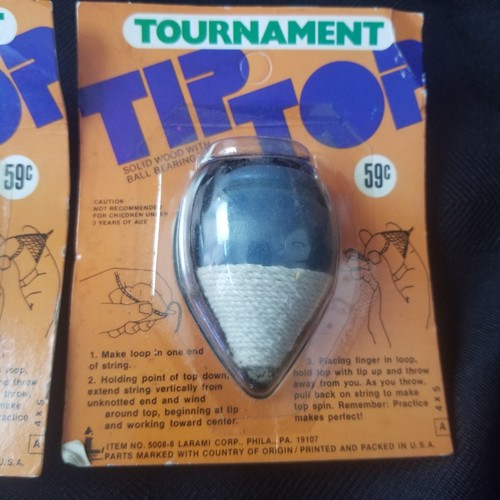 LARAMI Tournament Solid Wood TIP TOP Wooden Spin Top on Unpunched Original Card