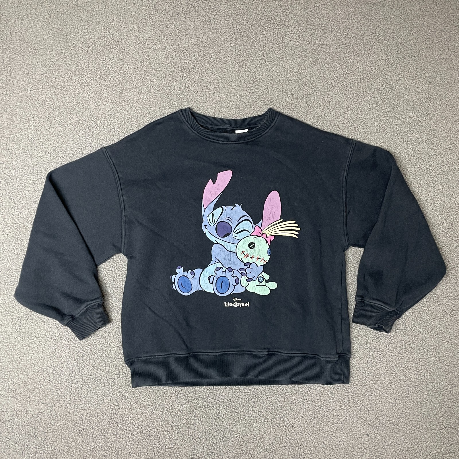 【StitchH_1013】 LILO & STITCH © DISNEY PRINTED SWEATSHIRT - Oyster-white