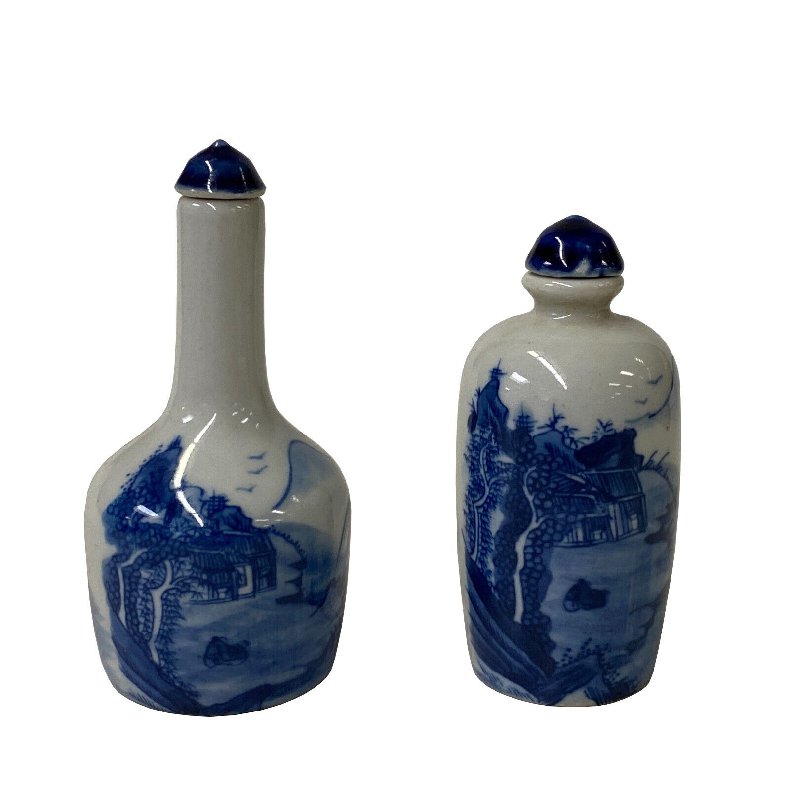 2 x Chinese Porcelain Snuff Bottle Blue White Scenery Graphic ws2467S 2 x Chinese Porcelain Snuff Bottle Blue White Scenery Graphic ws2467S