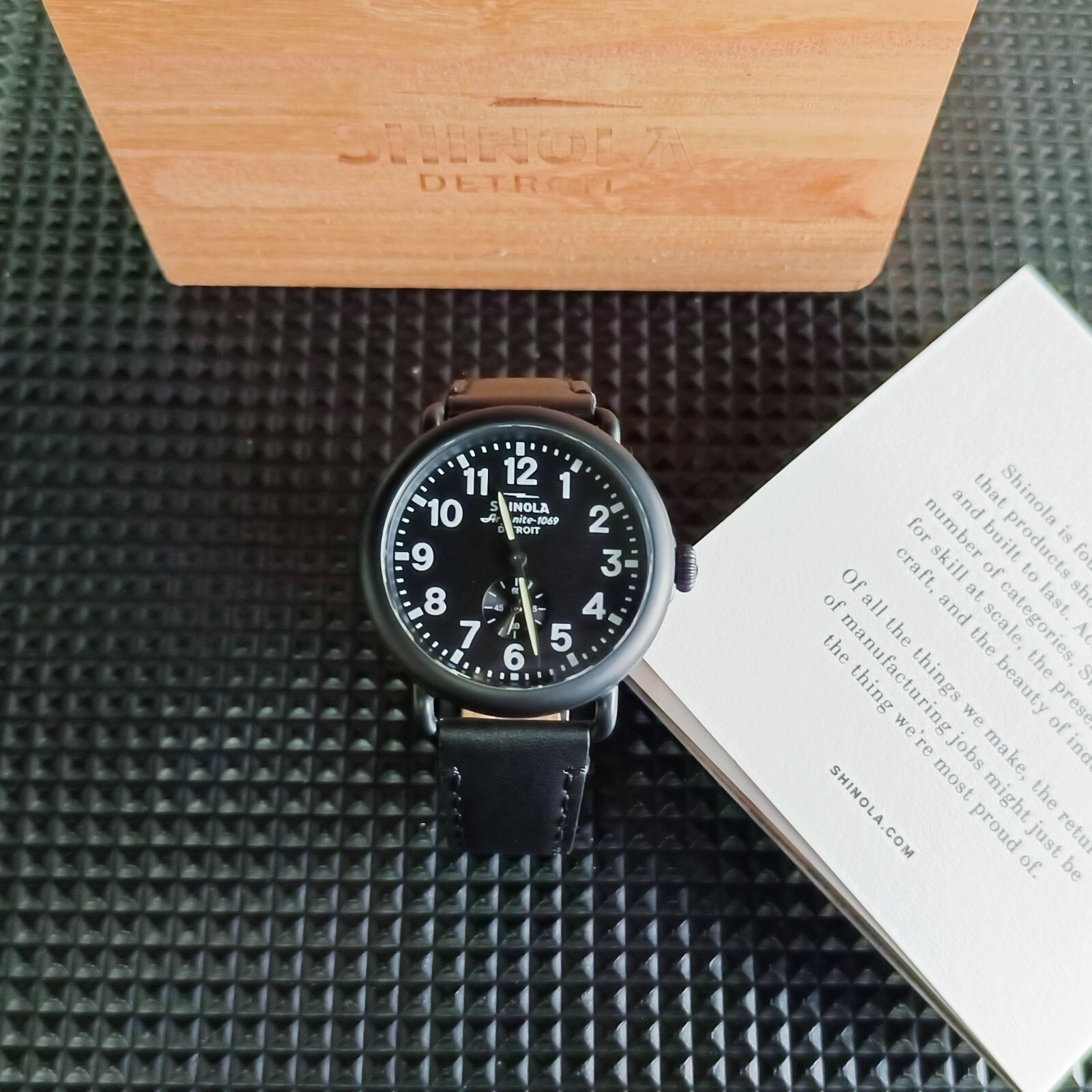 Pre-owned Shinola The Runwell Black Dial Black Leather Strap Chronograph Quartz Watch 41mm