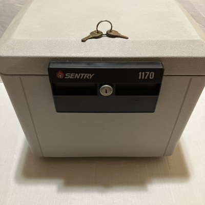 Sentry 1170 Fire Resistant File Safe With 2 Keys 11x15x13