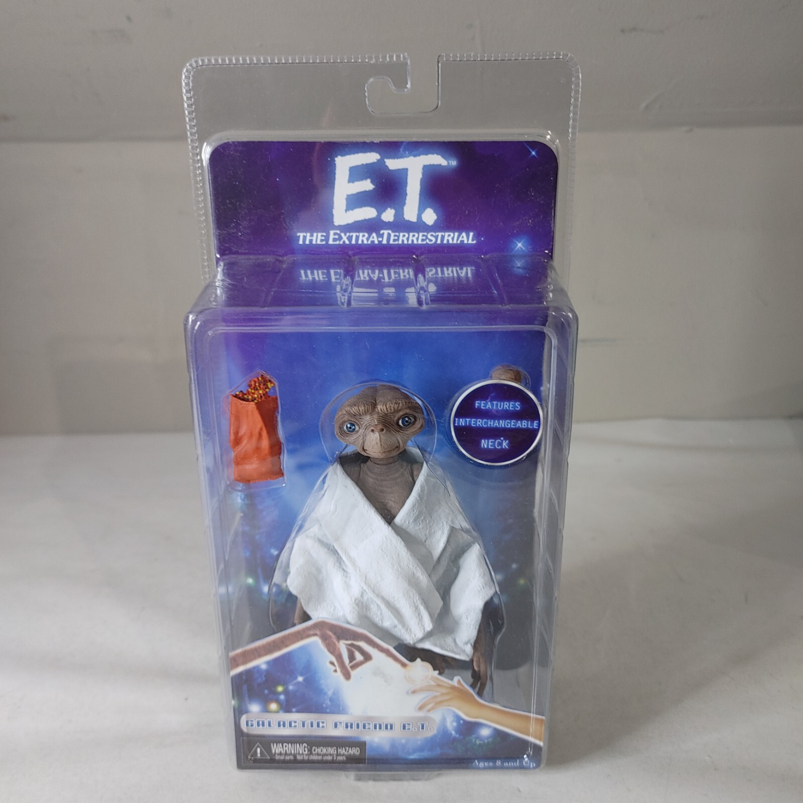 NECA E.T. イーティー アクションフィギュア シリーズ1 GALACTIC FRIEND E.T. Amazon.com: NECA E.T. 30th Anniversary Action Figure ET