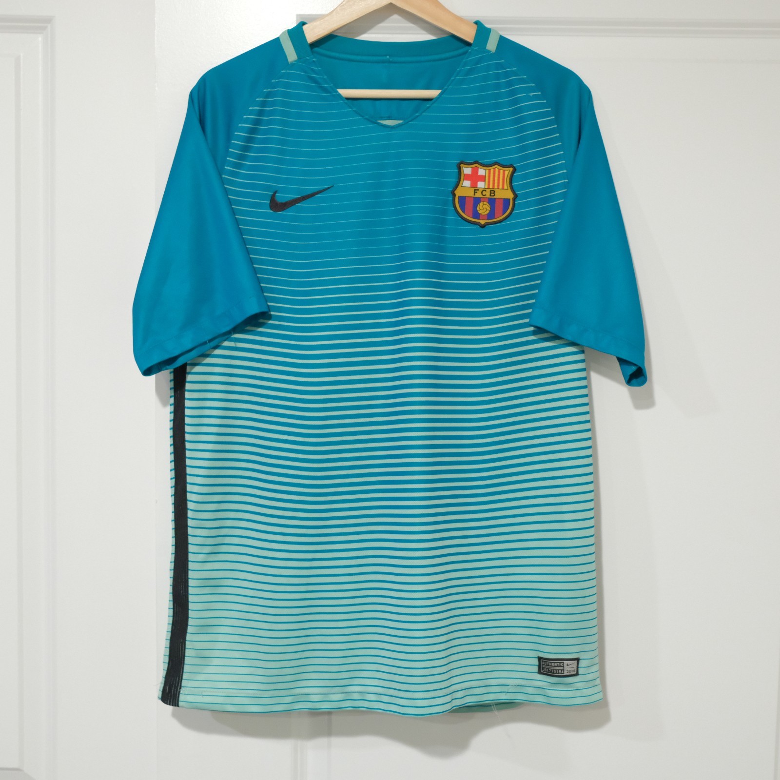 ウェア Barcelona 2016 2017  hqdefault.jpg