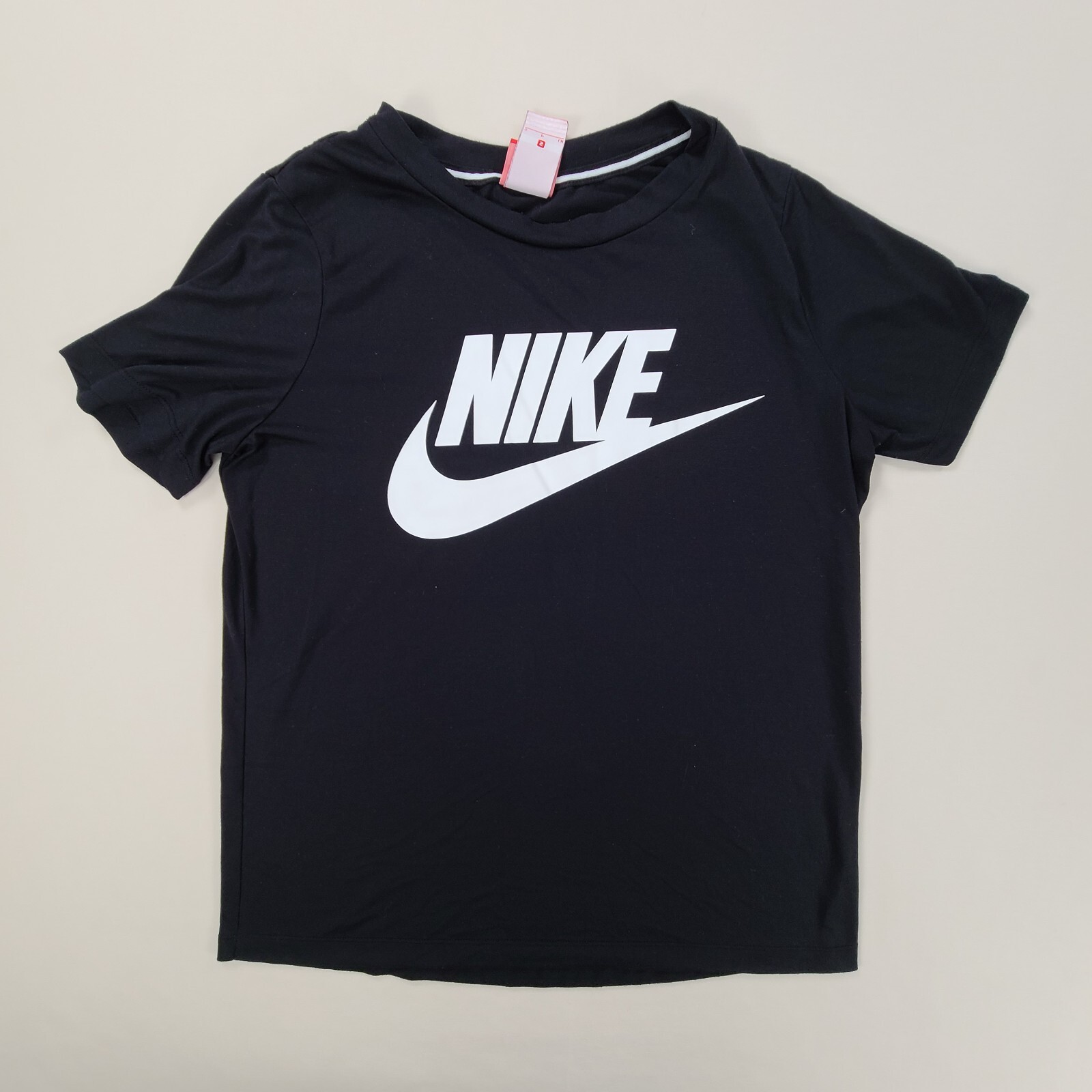 ★★送料無料★★ナイキ NIKE Women's Small Swoosh Logo Tee Nike Womens Shirt Adult Small Black Swoosh Spell Out