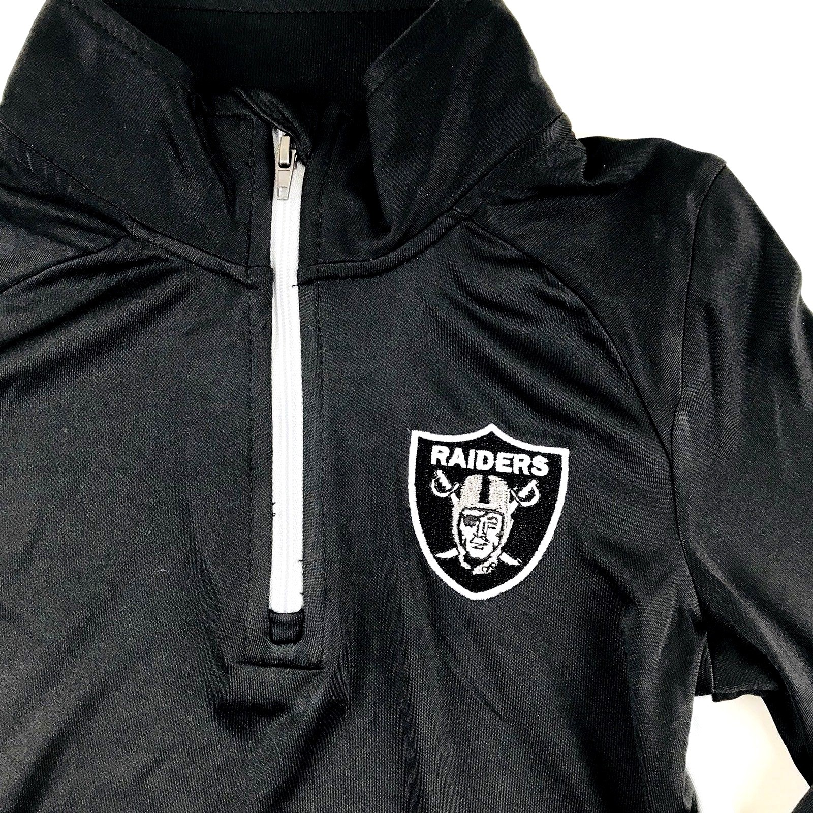 NFL Raiders 1/4 Zipper Pullover Sweatshirt Size Medium 5-6 Boys Black Silver