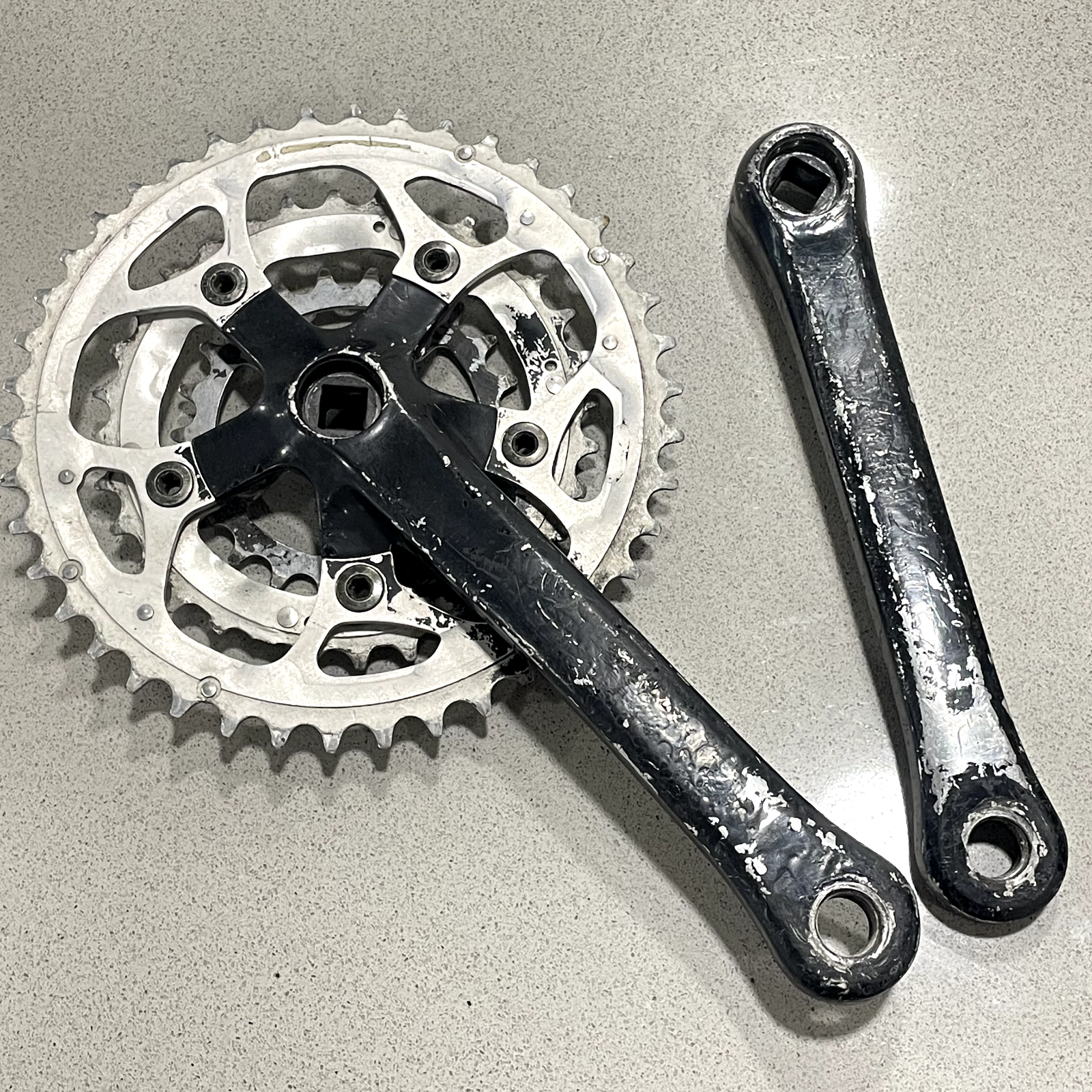 Shimano FC-M563 Deore LX Crankset 42/32/22 Compact Square
