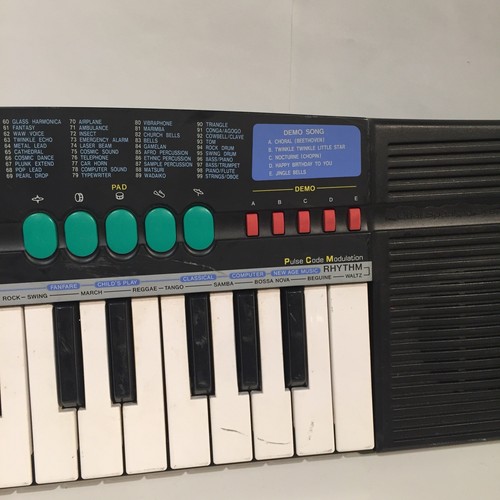 Casio SA-21 Electronic Keyboard Synthesizer 32 Key 100 Sound For Parts Or Repair