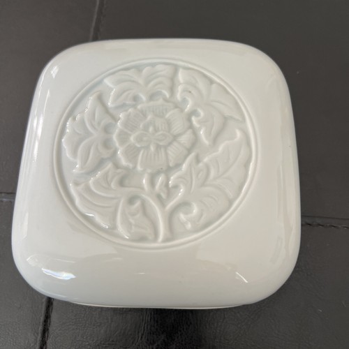 Vintage 1979 TIFFANY & CO. Porcelain Square Trinket Jewelry Vintage 1979 TIFFANY & CO. Porcelain Square Trinket Jewelry
