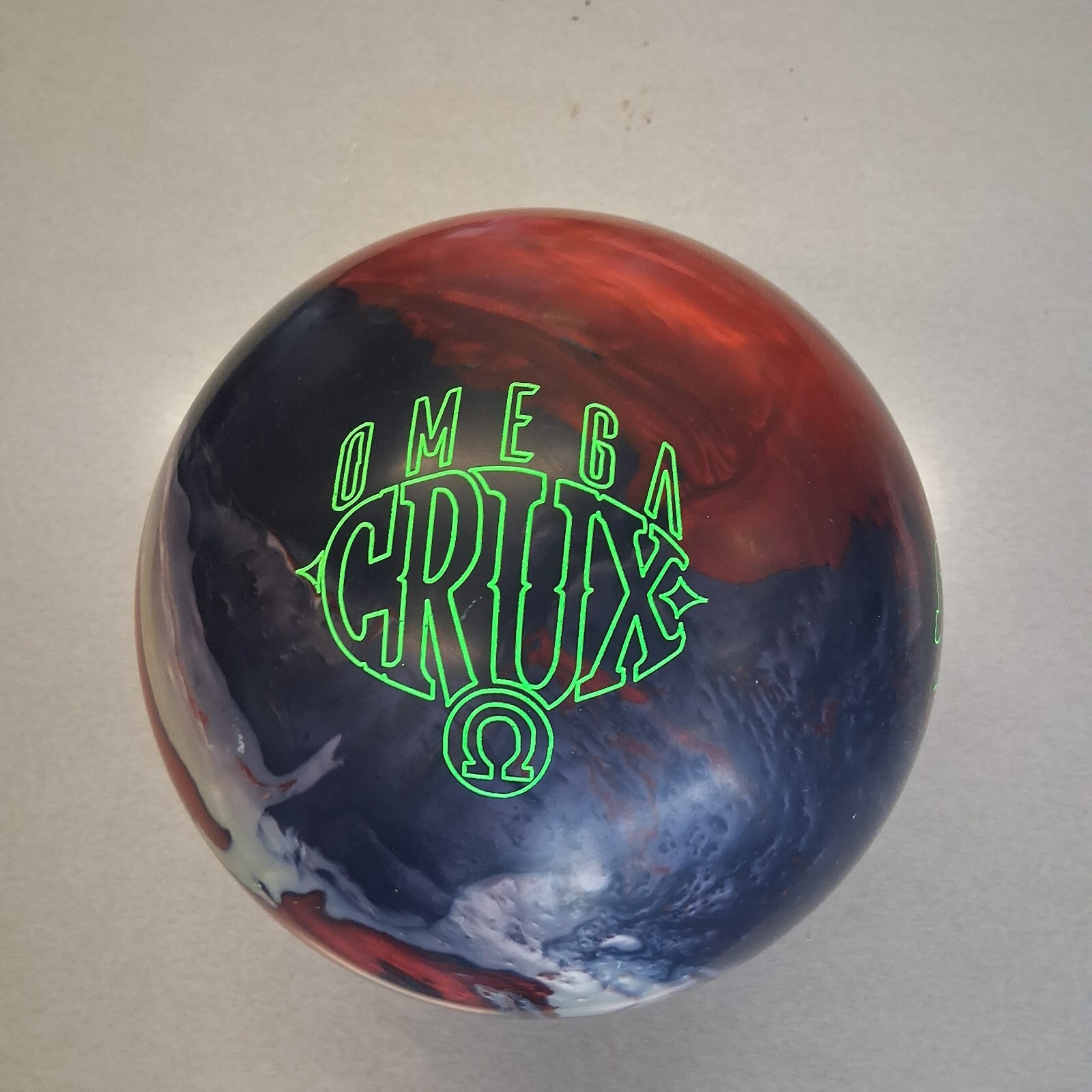 Storm Omega Crux bowling ball 15 LB. 1ST QUALITY NEW