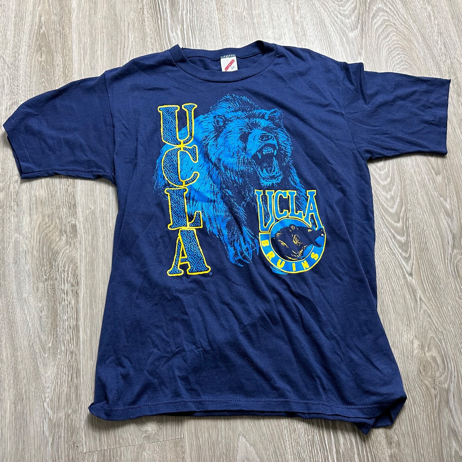 

UCLA Bruins Bear Mascot Vintage Graphic Navy Blue Yellow T-Shirt Mens Large, Синий