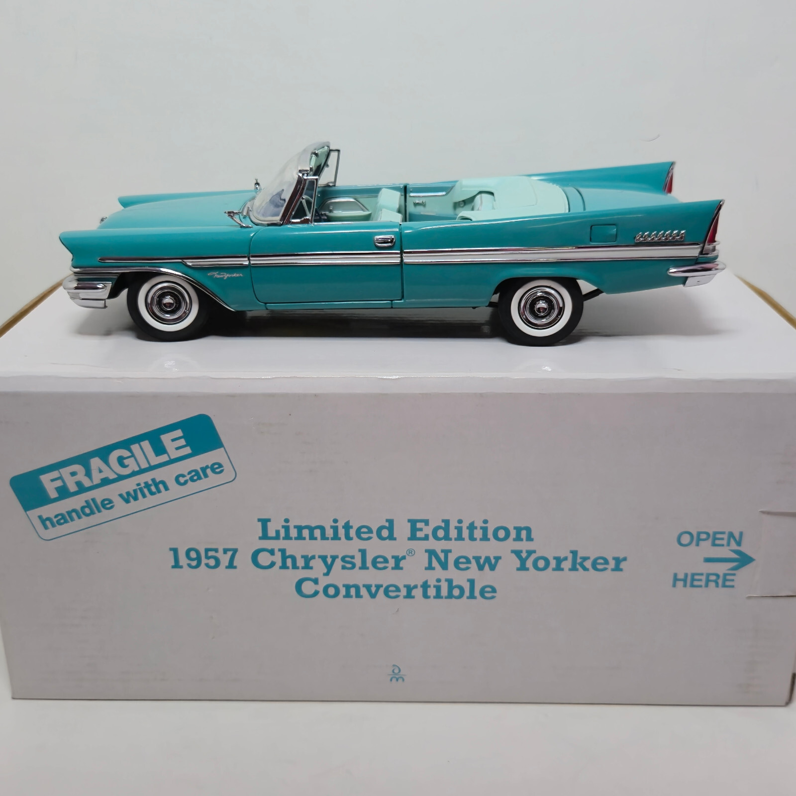 1957 Chrysler New Yorker Convertible 1:24 Scale Diecast from