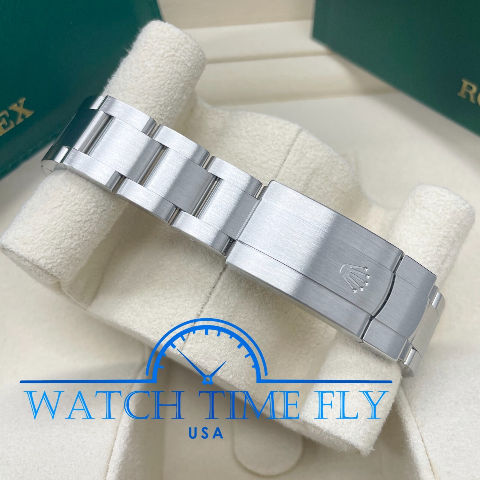 Pre-owned Rolex 124200 Oyster Perpetual 34mm Domed Bezel Silver Index Dial Oyster Band