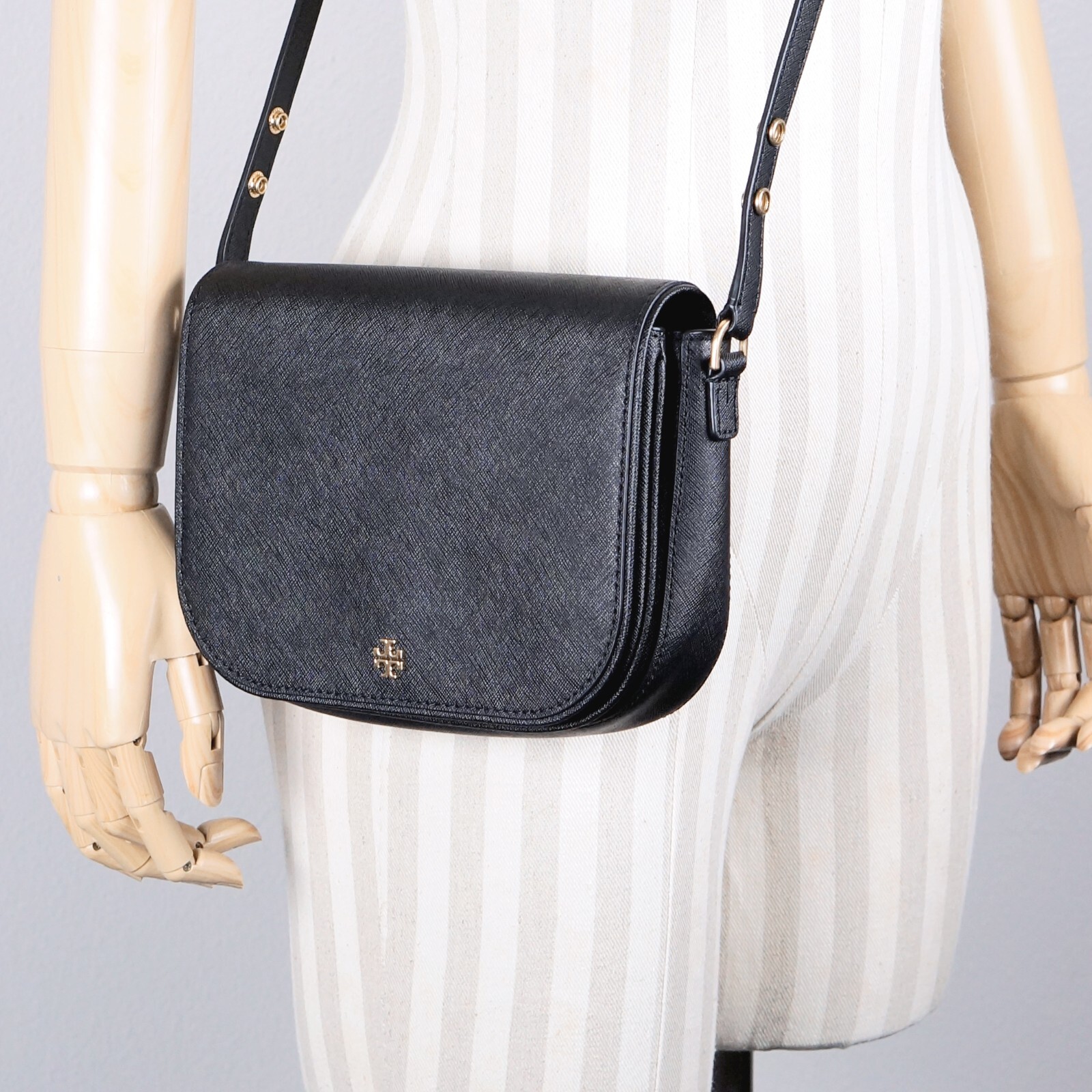 New Tory Burch Emerson Black Saffiano Crossbody Purse New Tory Burch Emerson Black Saffiano Crossbody Purse