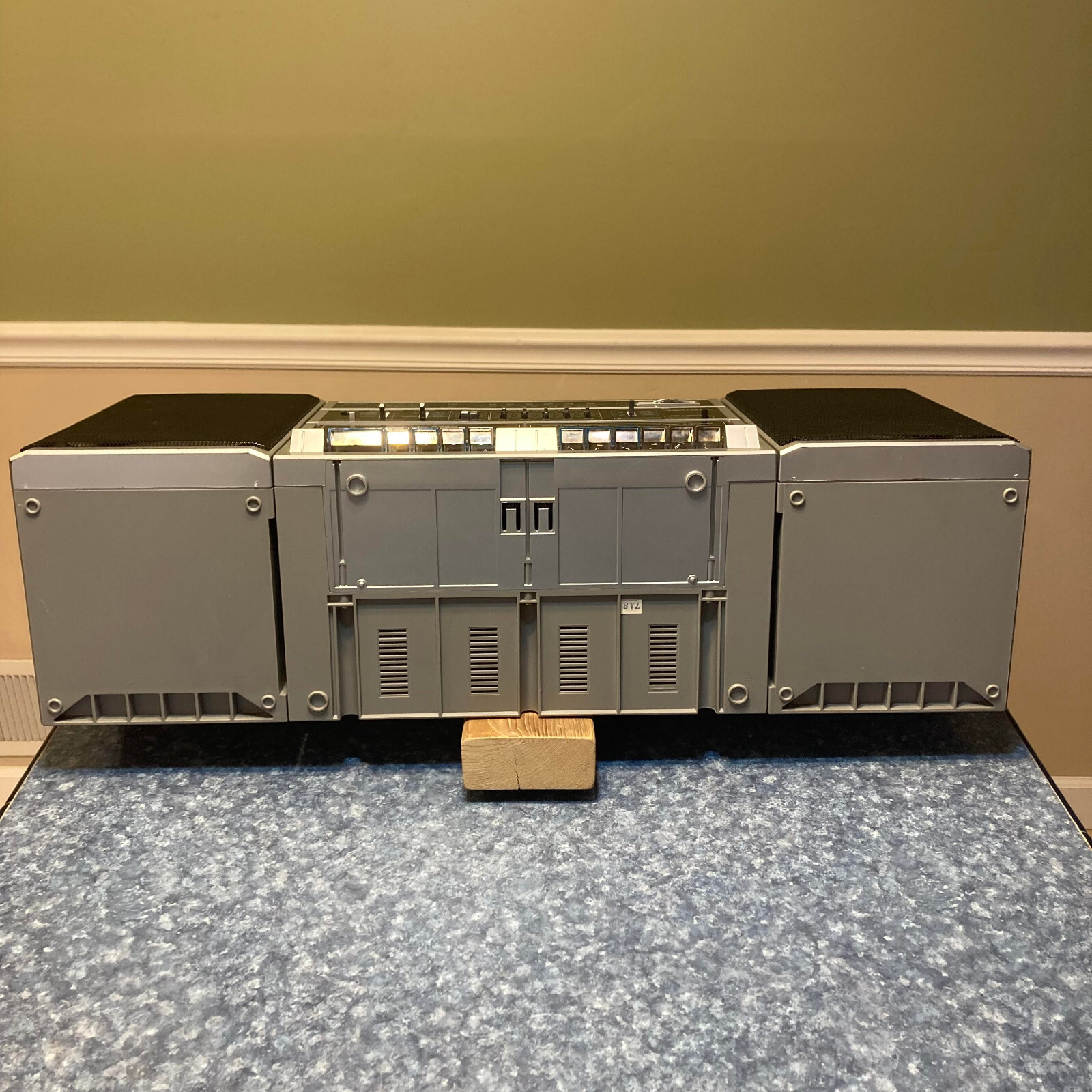 Realistic Modulaire 2250 Vintage 1980s Boom Box Portable Realistic Modulaire 2250 Vintage 1980s Boom Box Portable