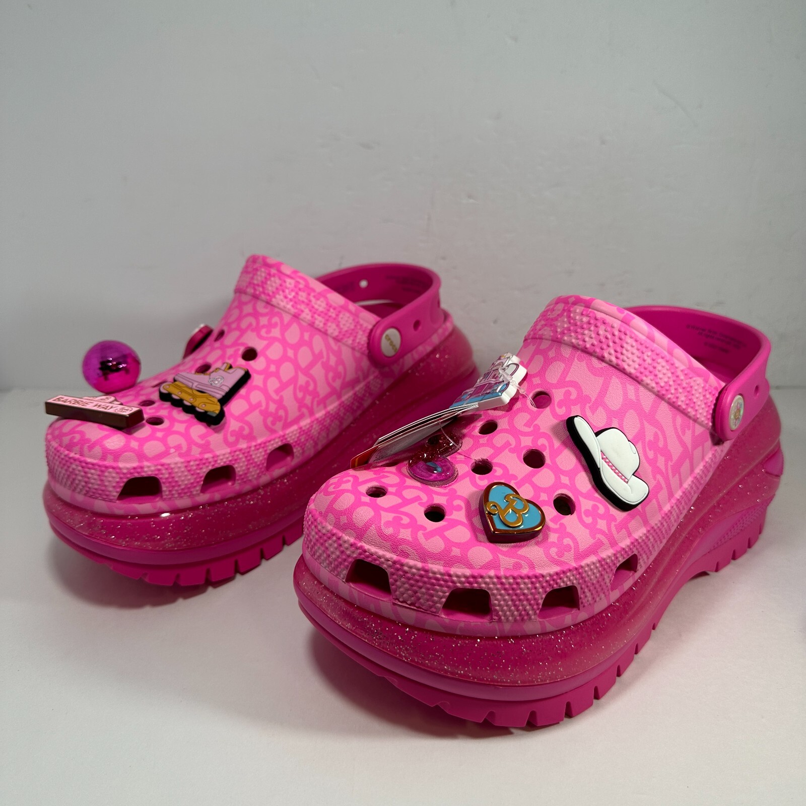 【Crocs x Barbie】The Movie Classic Mega Crush Clog ★Pink★ Crocs Classic Mega Crush Clog Barbie The Movie Electric Pink