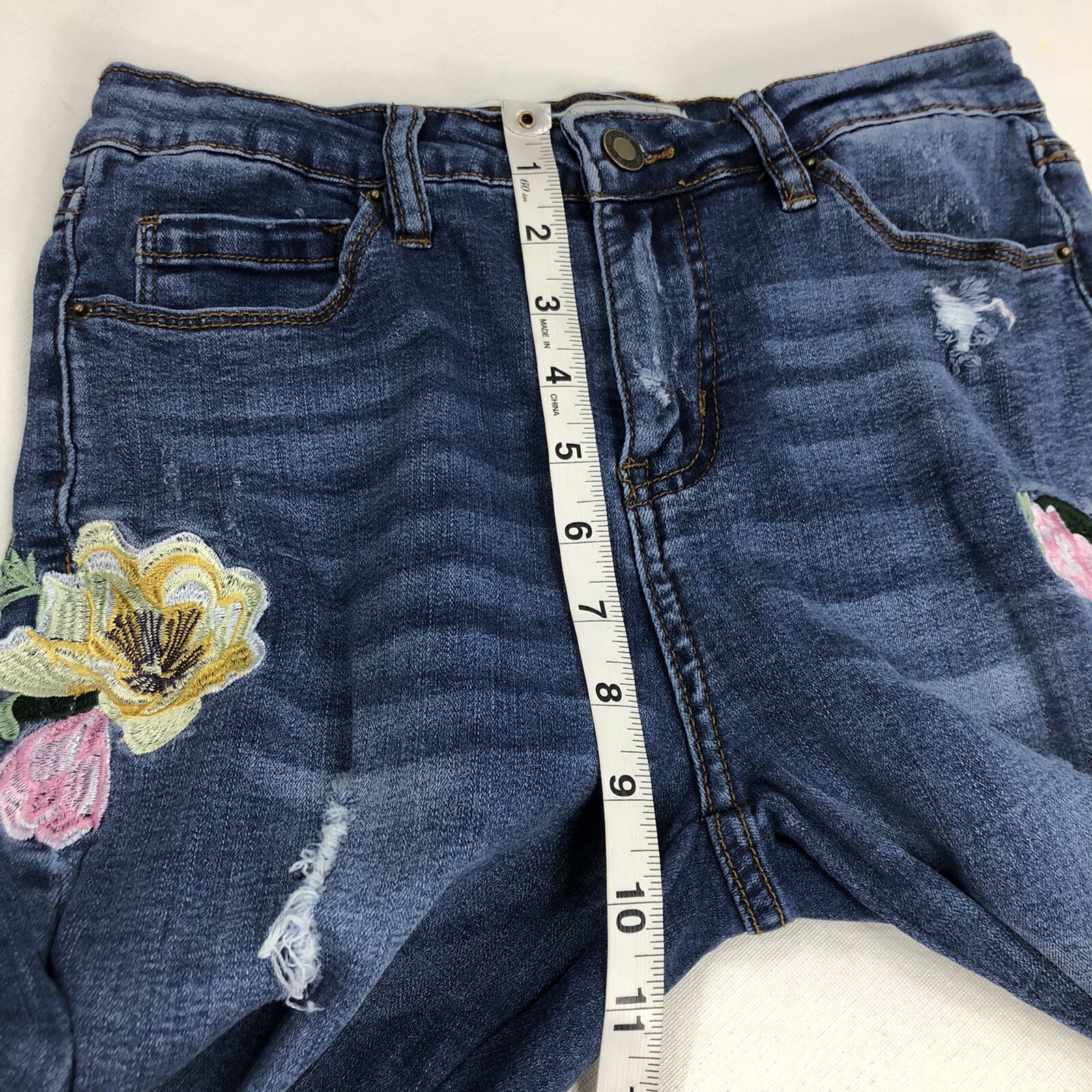 Джинсы Angel Kiss Embroidered Mid Rise 