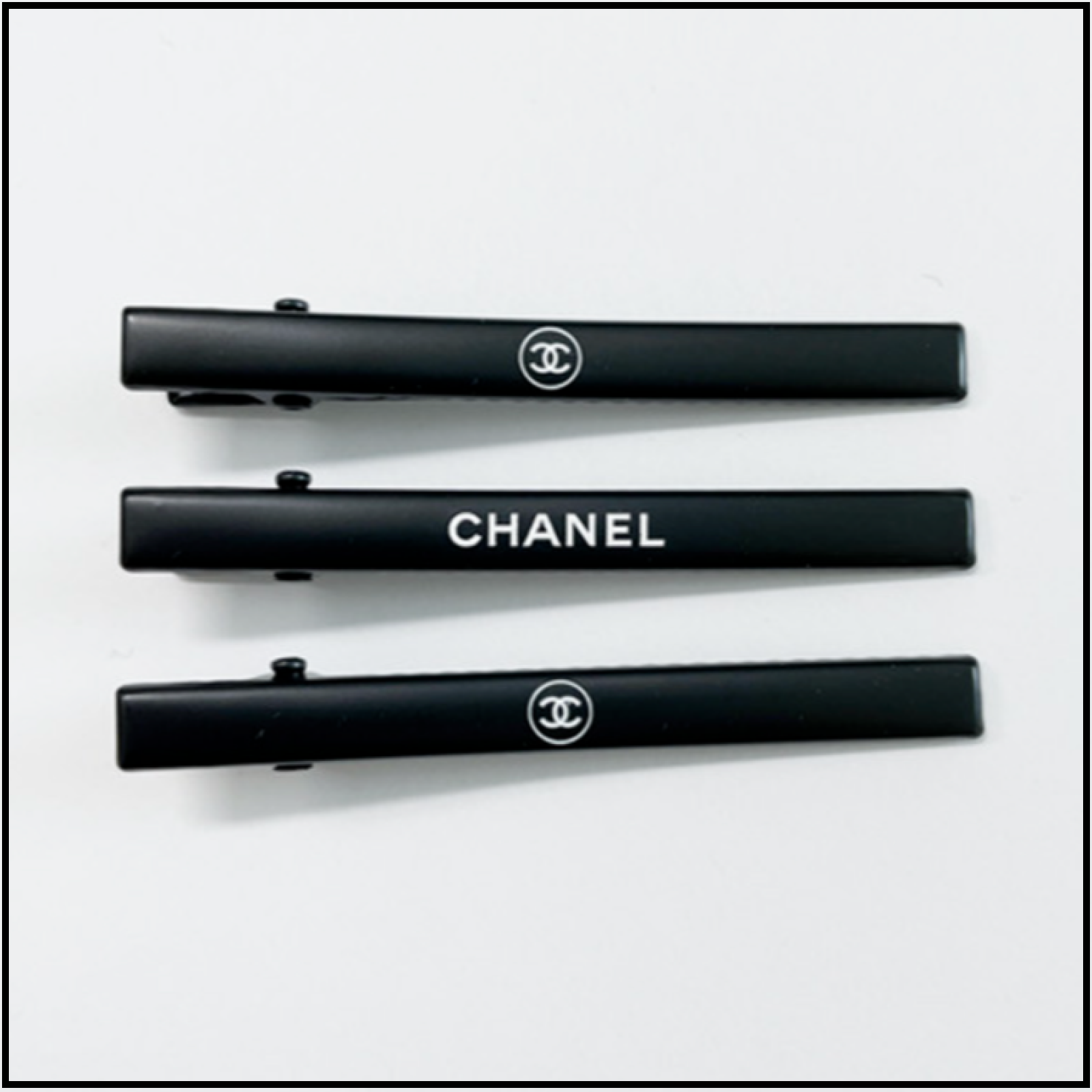 希少品★送料込♪【CHANEL】Hair Accessory & Black White Chanel Bow Silk Hair Accessory Ivory & Black – Coco Approved