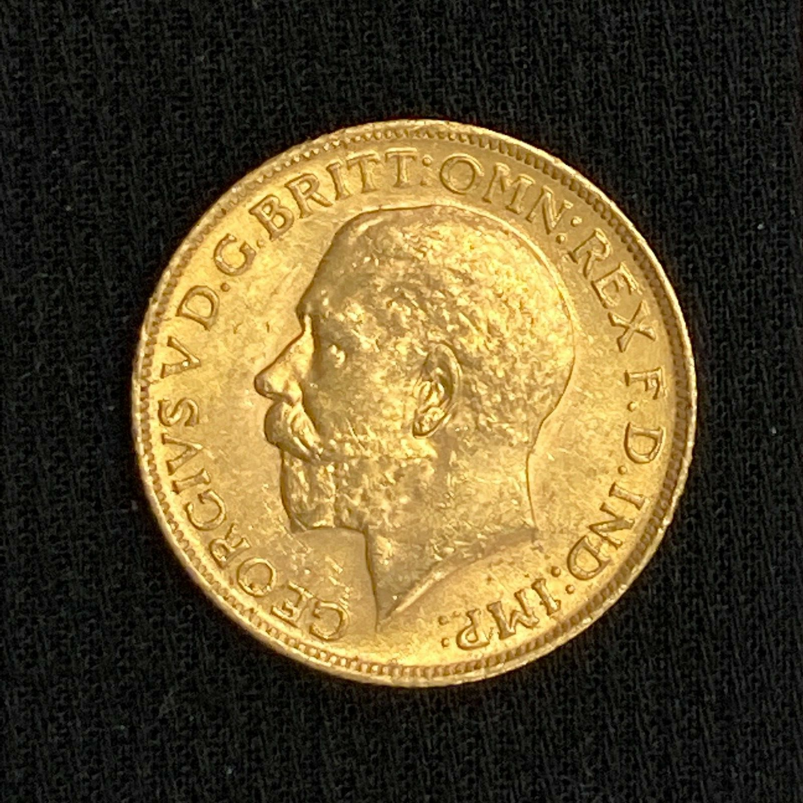1913 • Full British Gold Sovereign • beautiful BU Coin