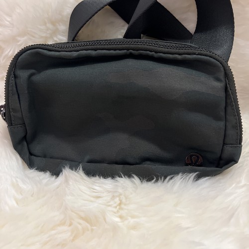 NWOT Lululemon Everywhere Belt Bag *1LJacquard Camo Cotton