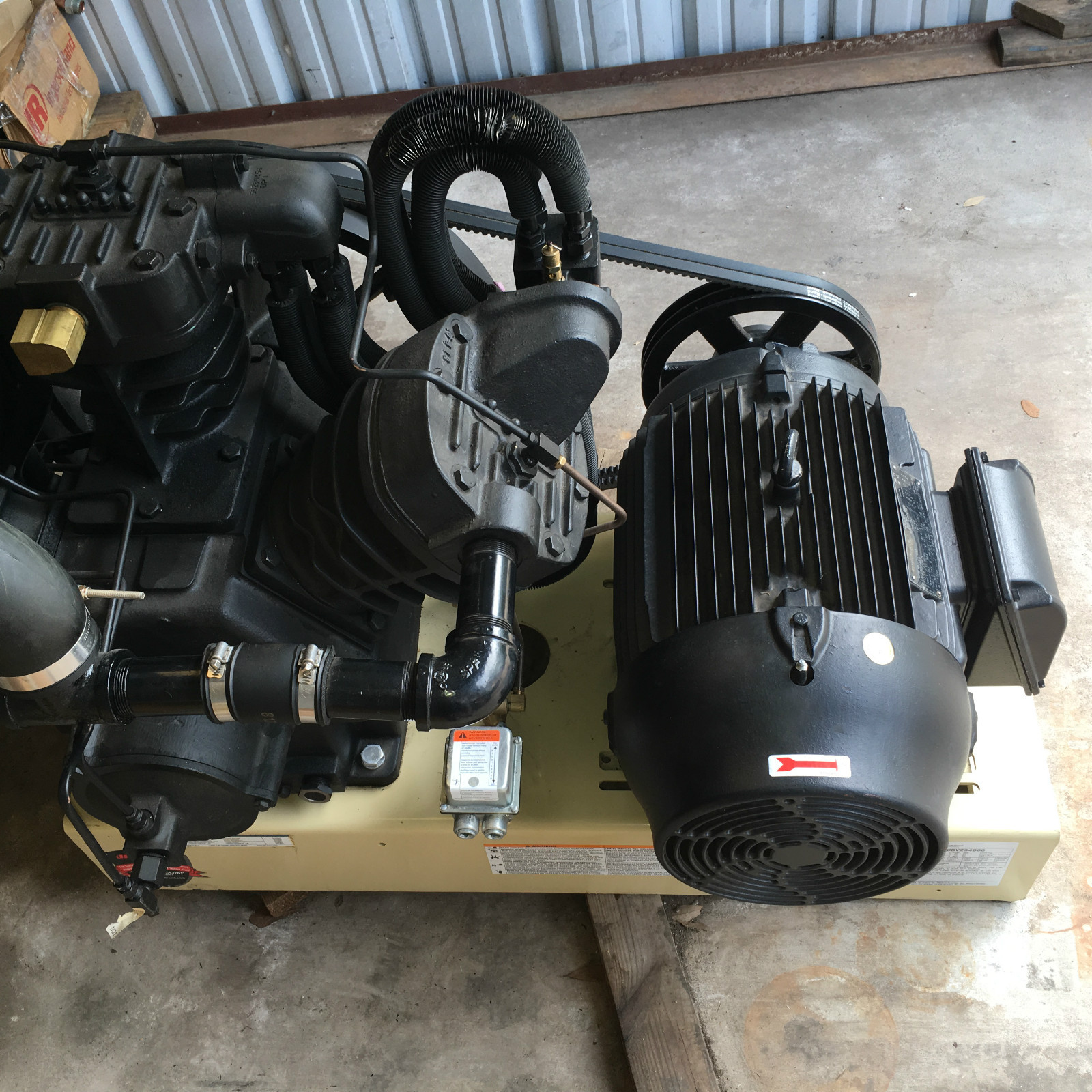 Ingersoll Rand 2000E25-FP 25-HP Two-Stage 3 Cylinder Air Compressor CFM 82 NEW!