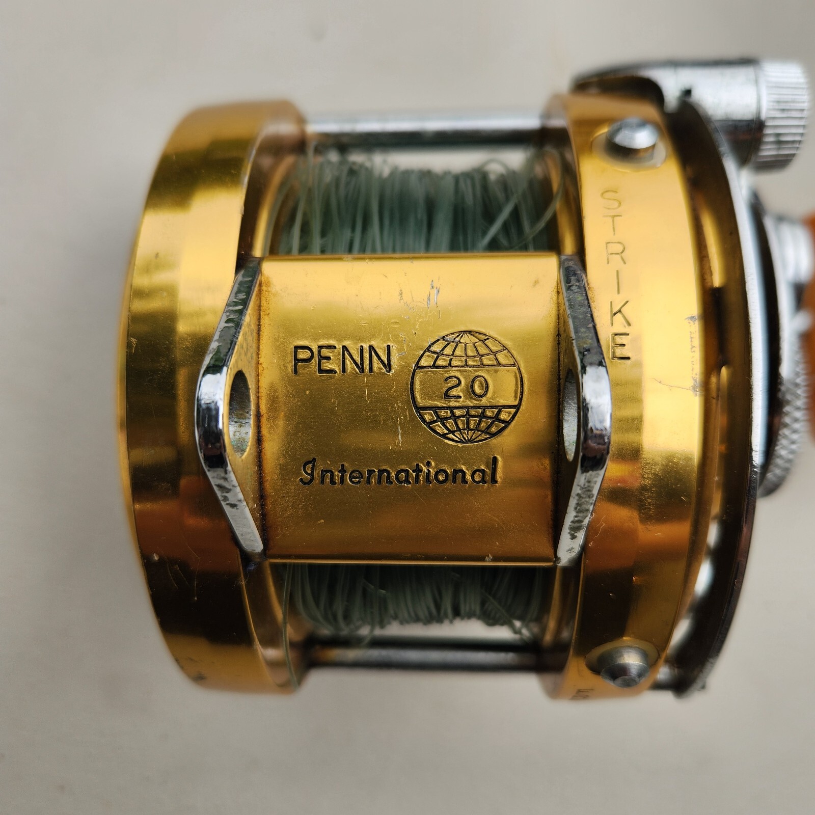 Penn インターナショナルII 20T PENN INTERNATIONAL II 20T LEVER DRAG FISHING REEL WITH THE