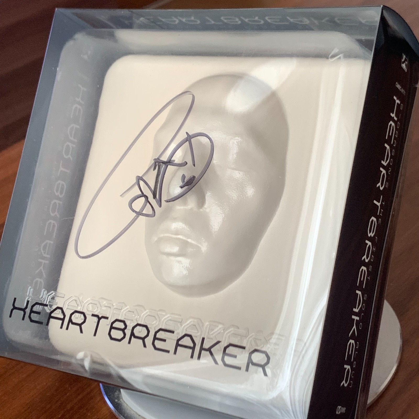 G-DRAGON BIGBANG Heartbreaker 1st Solo Album Signed Limited