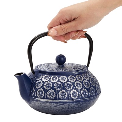 Japanese Cast Iron Teapot with Infuser for Loose Leaf and Tea Bags (34oz)