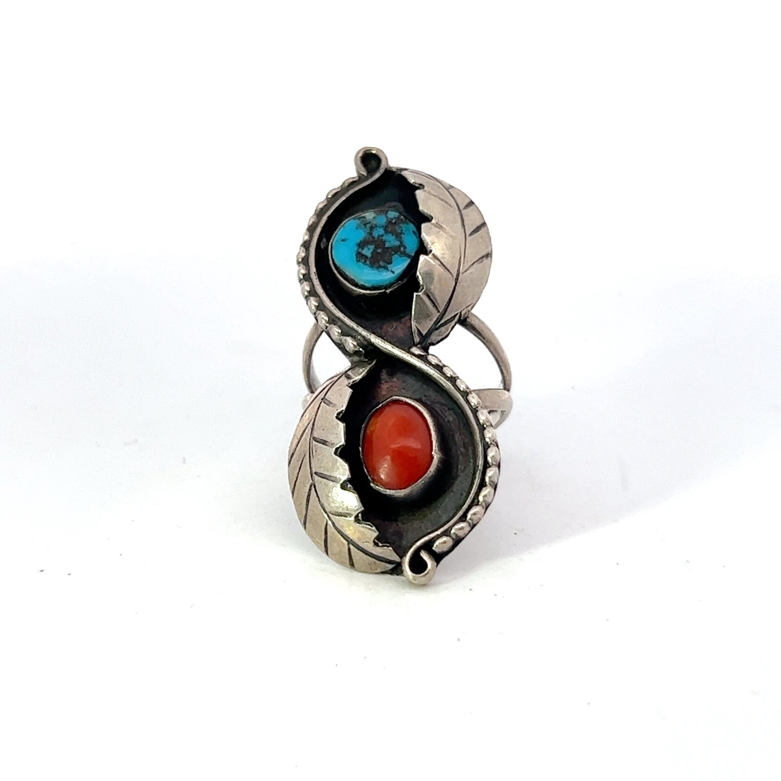 Detailed Leaf Vintage Native American Navajo Wrap Around Sterling Silver Ring Detailed Leaf Vintage Native American Navajo Wrap Around Sterling Silver Ring