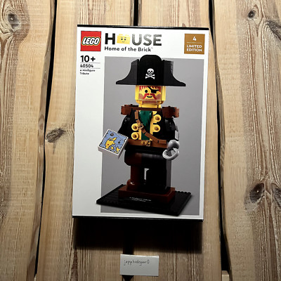 LEGO 40504 - LEGO HOUSE EXCLUSIVE: A MINIFIGURE TRIBUTE + FREE SHIPPING
