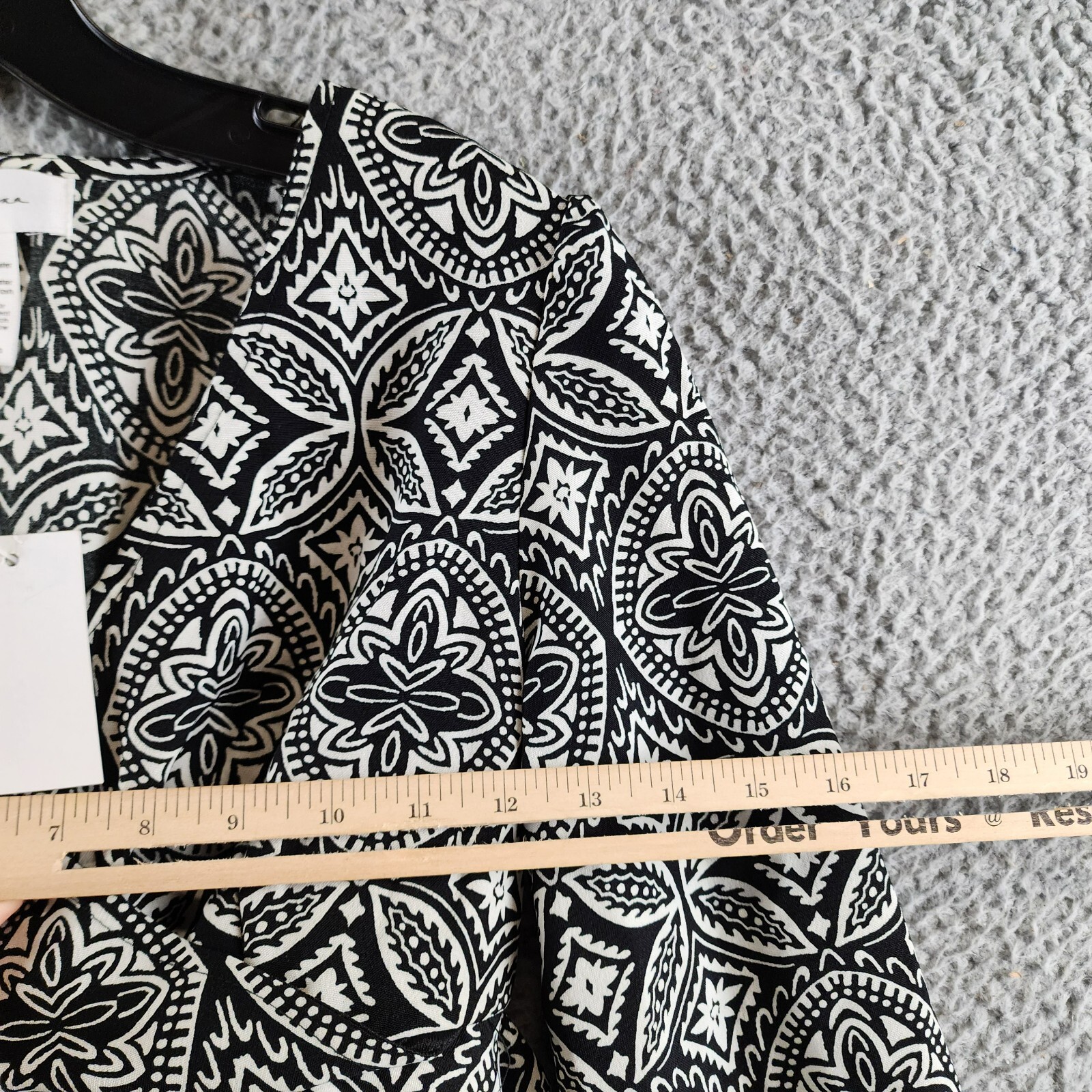 Japna Faux Wrap Printed Cropped Tie Front Top Women's S Black/White V-Neck L/S - Picture 6 of 11