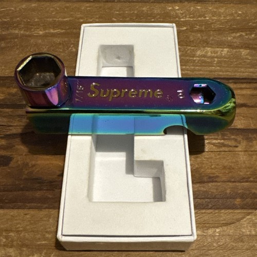 スケートボード Supreme - Pipe Skate Key  COLOR Iridescent Supreme Pipe Skate Key Iridescent - FW20 - US