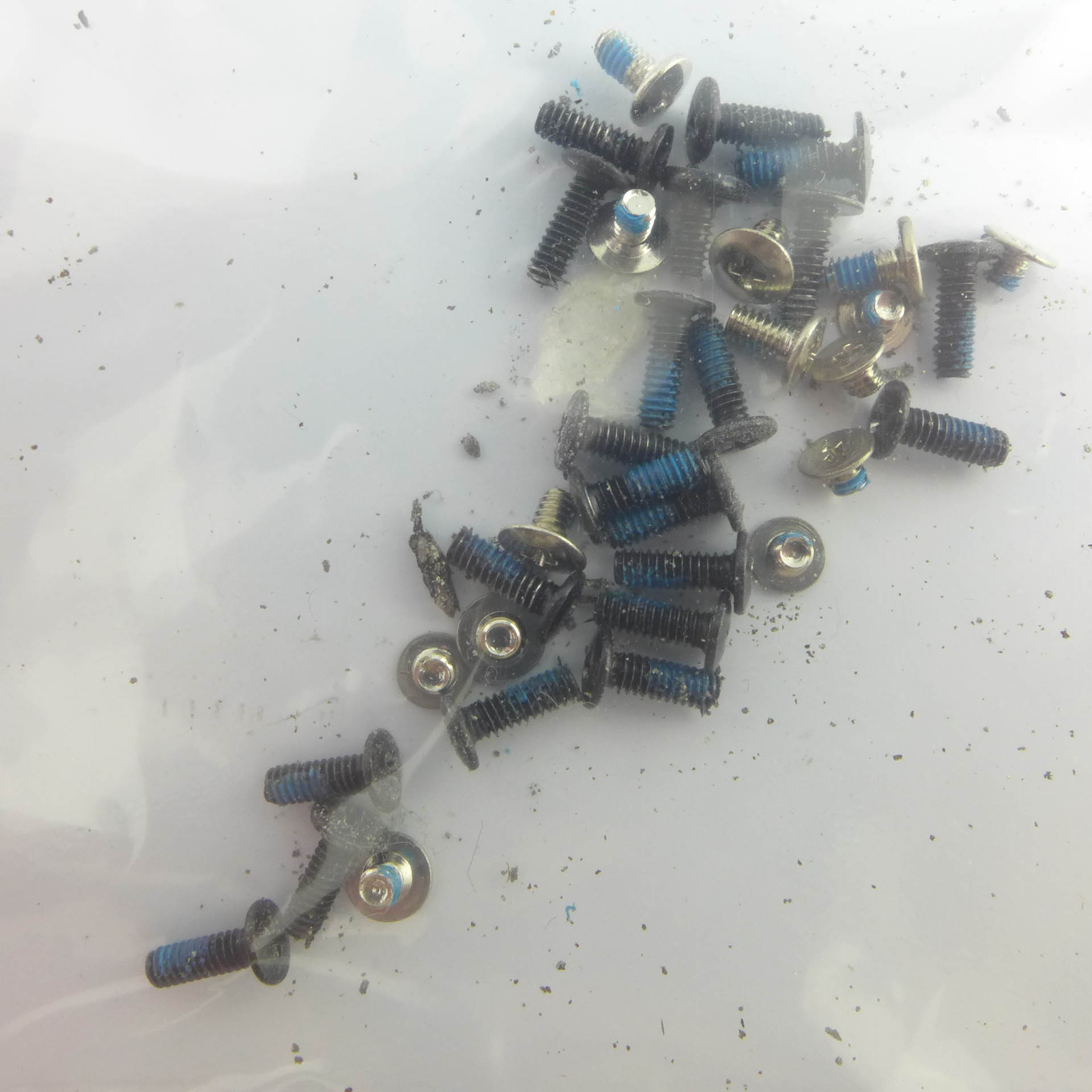 ORIGINAL Samsung 530U NP530U4CL Schrauben Satz    screw set ✅