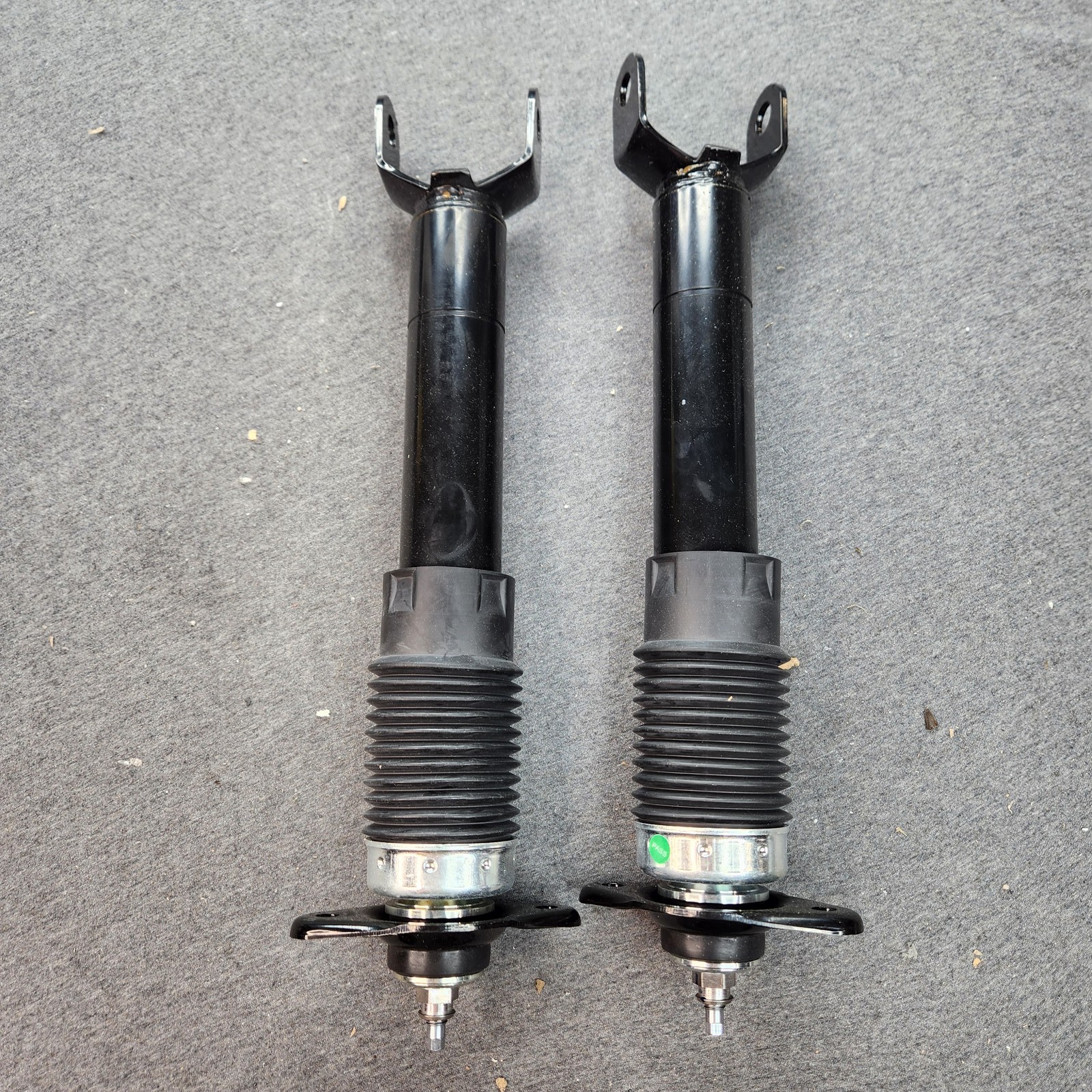 For Pair Front Shock Absorbers w/ Magnetic Fit for Cadillac XLR 2004-2009 Corvet
