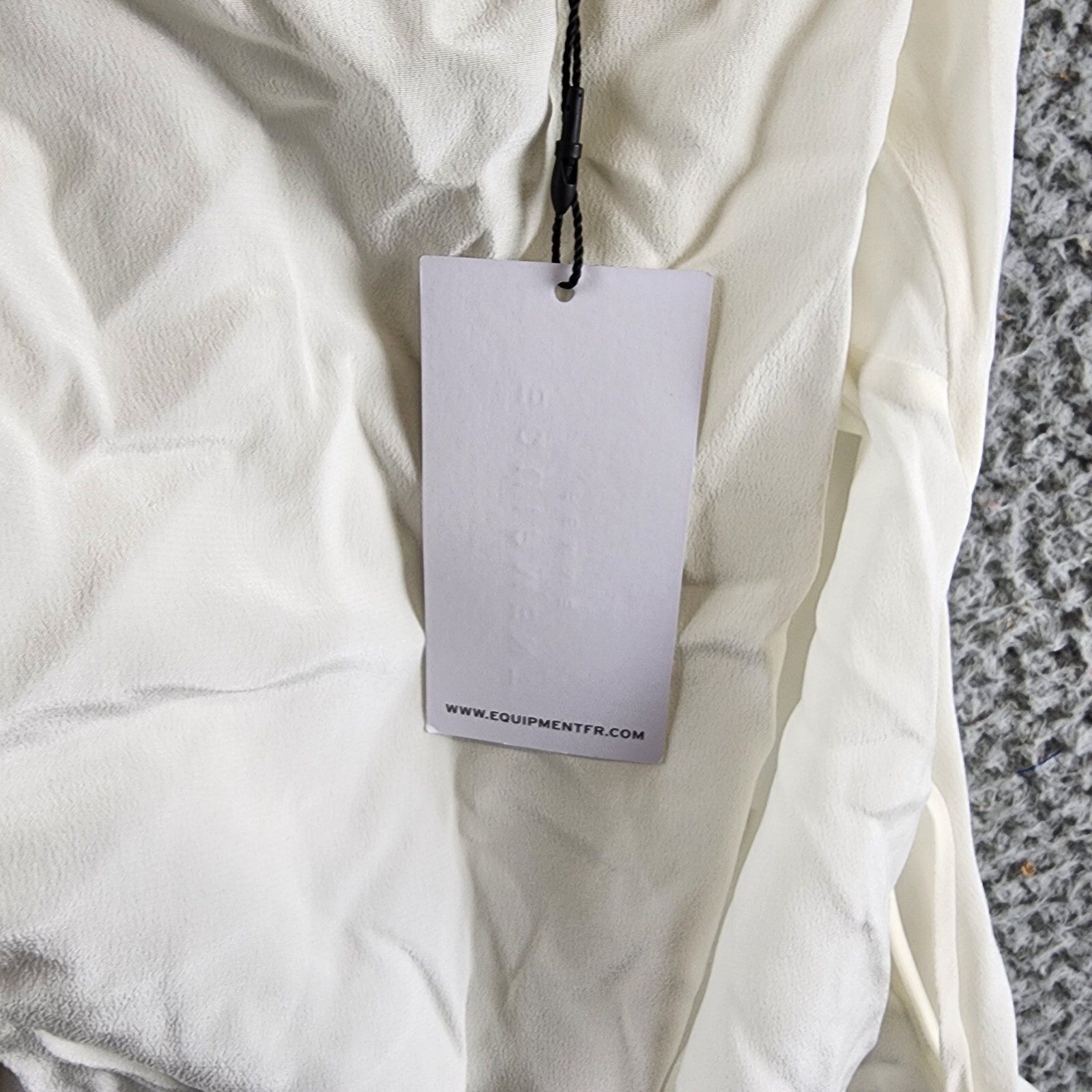 Equipment Femme Willow Silk Top Women's XS Nature White Adjustable Strap - Picture 11 of 15