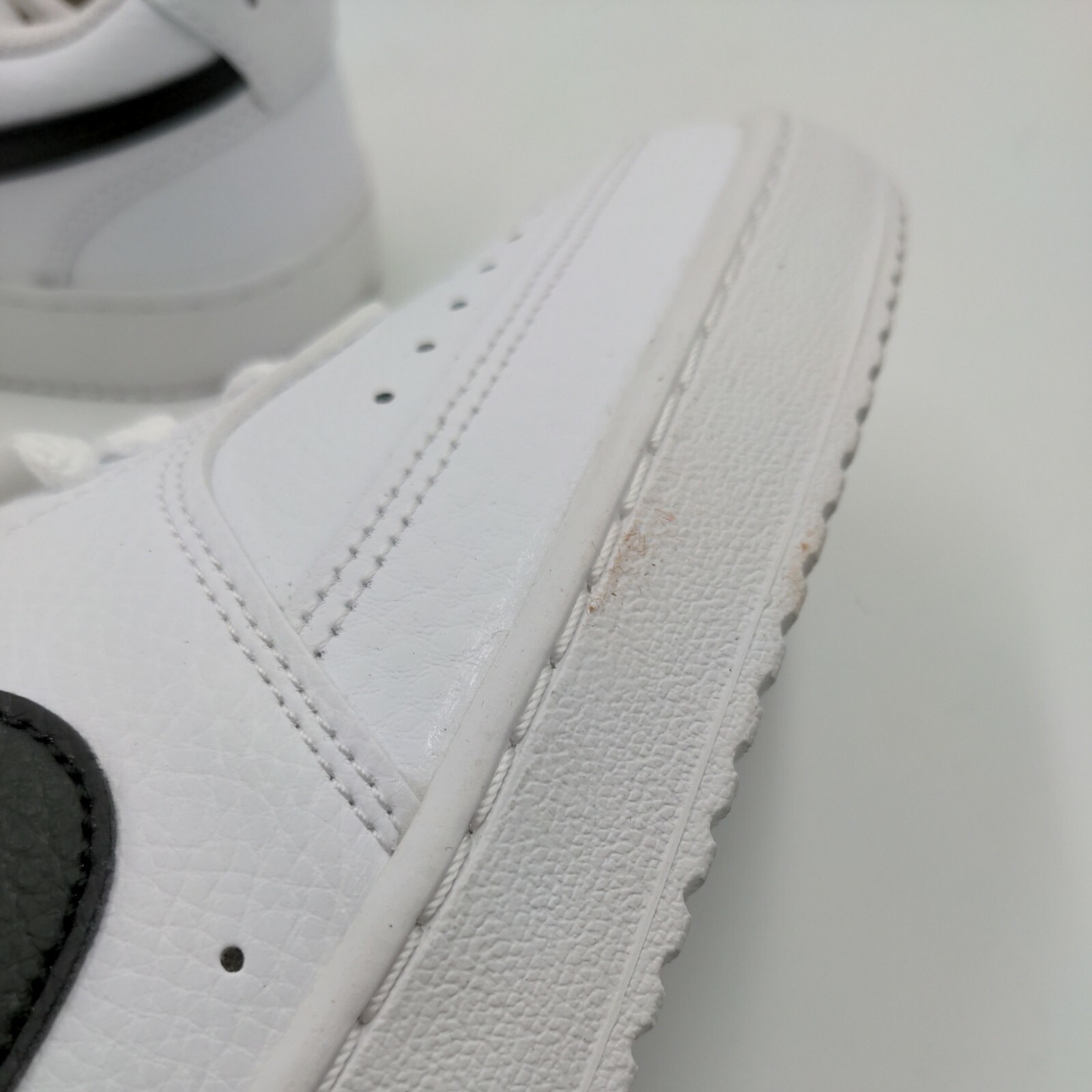 Shoes Sneakers White Black (scuffs 