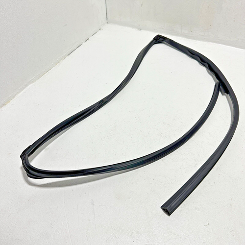 HONDA PILOT FRONT RIGHT SIDE DOOR WINDOW GLASS RUN CHANNEL SEAL 2016-2023 OEM