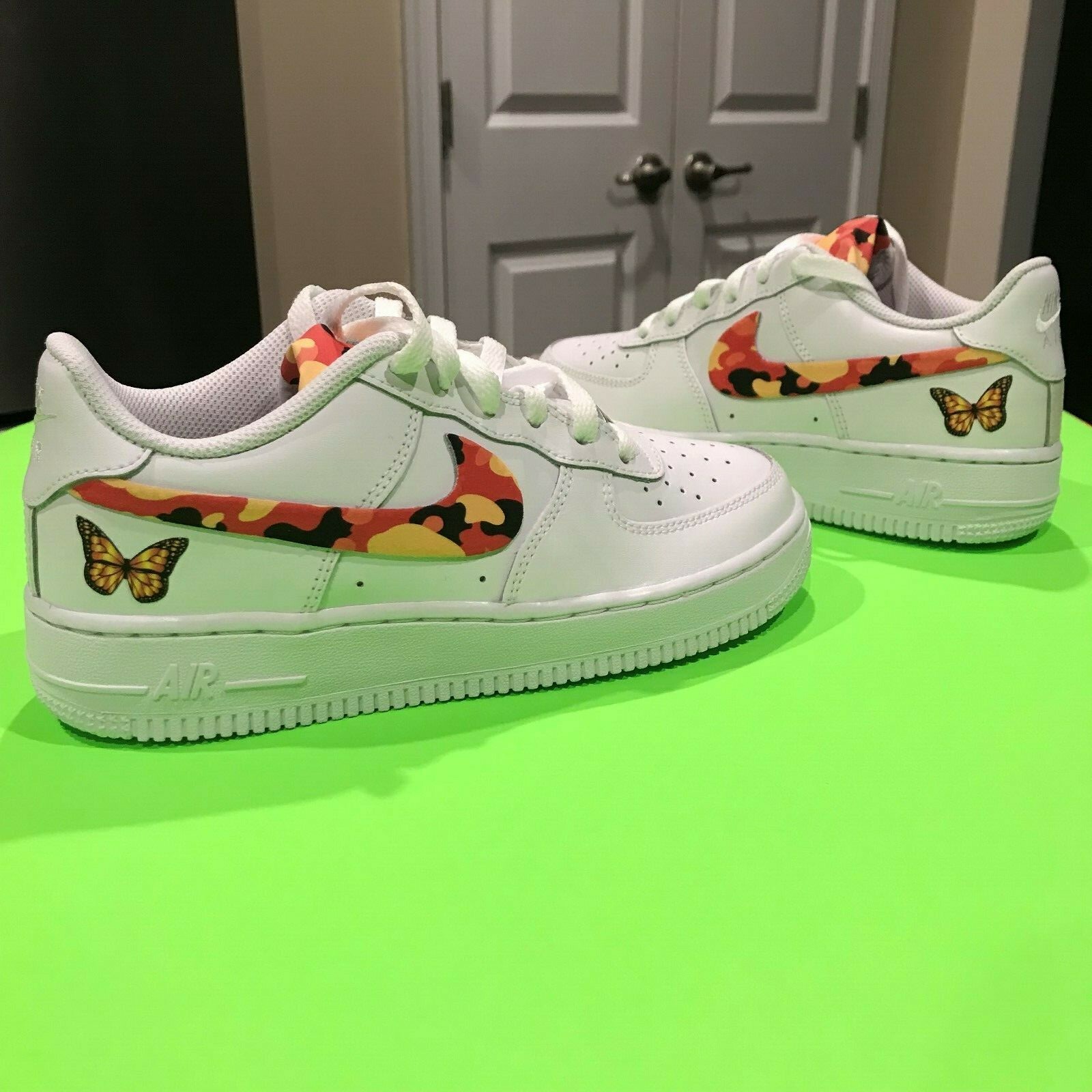 white air force 1 9.5