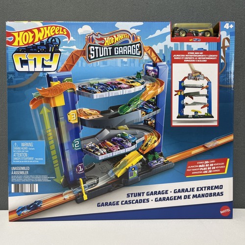 Hot Wheels City Stunt Garage Playset with 1 Toy Car, Storage